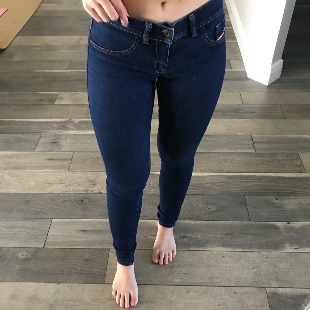 Diseal jeans.